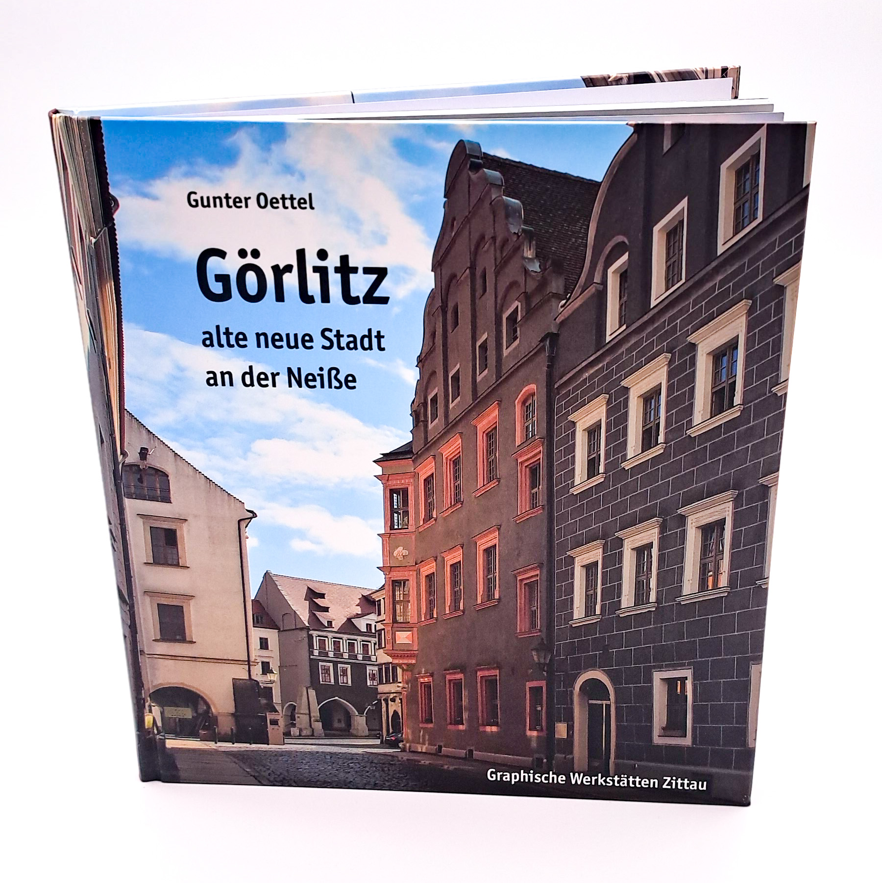 Auf dem Titelbild wird von der Petersstraße in Richtung Untermarkt fotografiert.