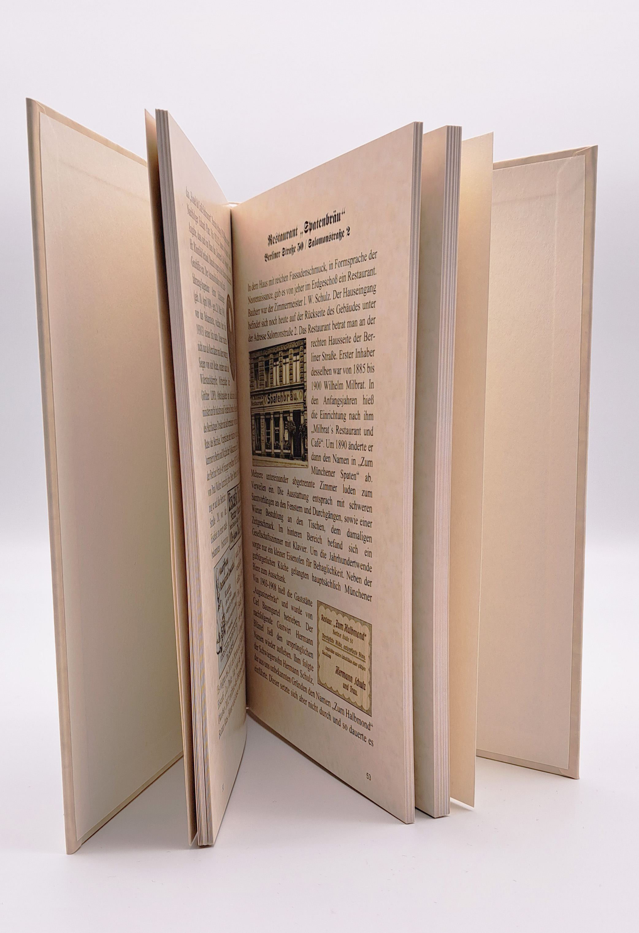 Das Buch Gastronomie im Stadtzentrum von Görlitz Teil 1 steht auf weißem Hintergrund. Die Seiten sind etwas zu erkenn und vor allem wie dick das Buch ist.